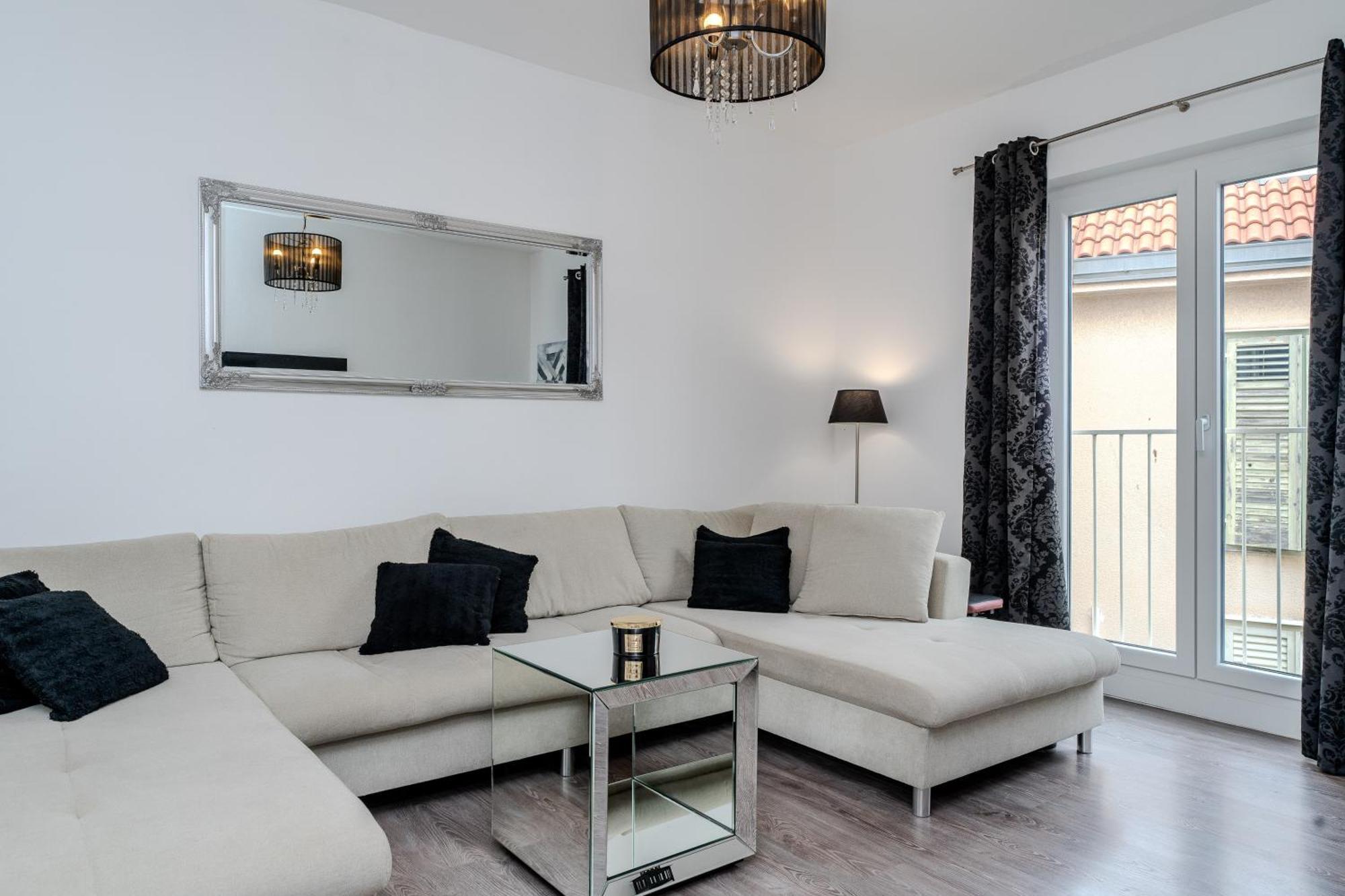 Zadar Center Apartment Verdi,Big & Cosy Luaran gambar