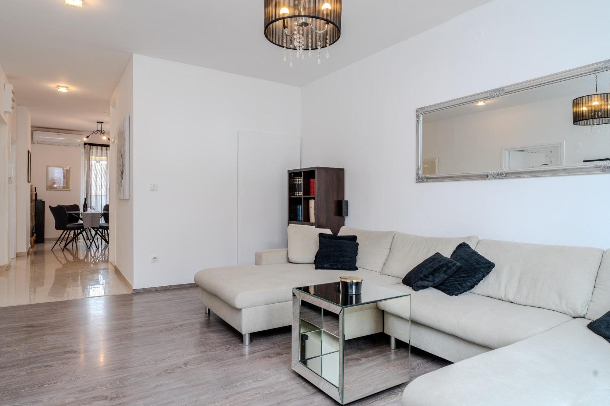 Zadar Center Apartment Verdi,Big & Cosy Luaran gambar